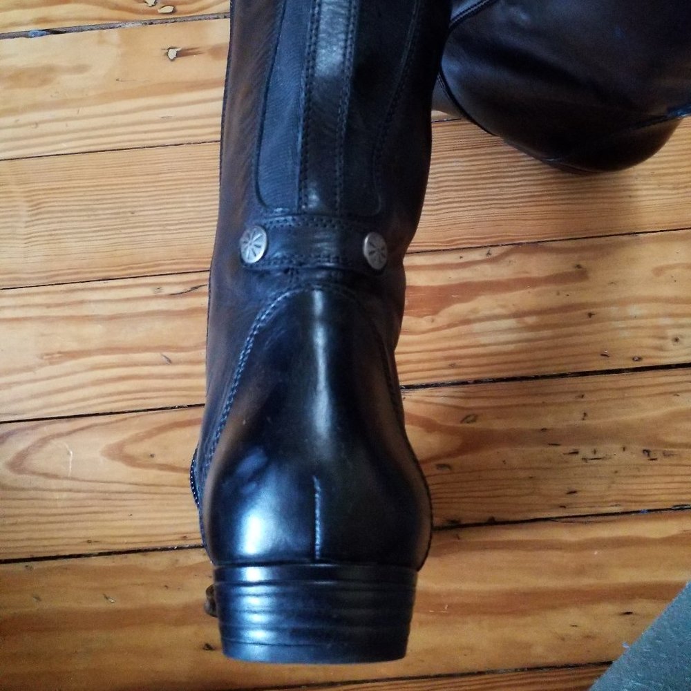 Black boots - Picture 4 of 5